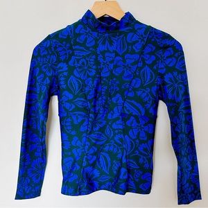 NWT Mikoh rash guard in blue flower print, size XS